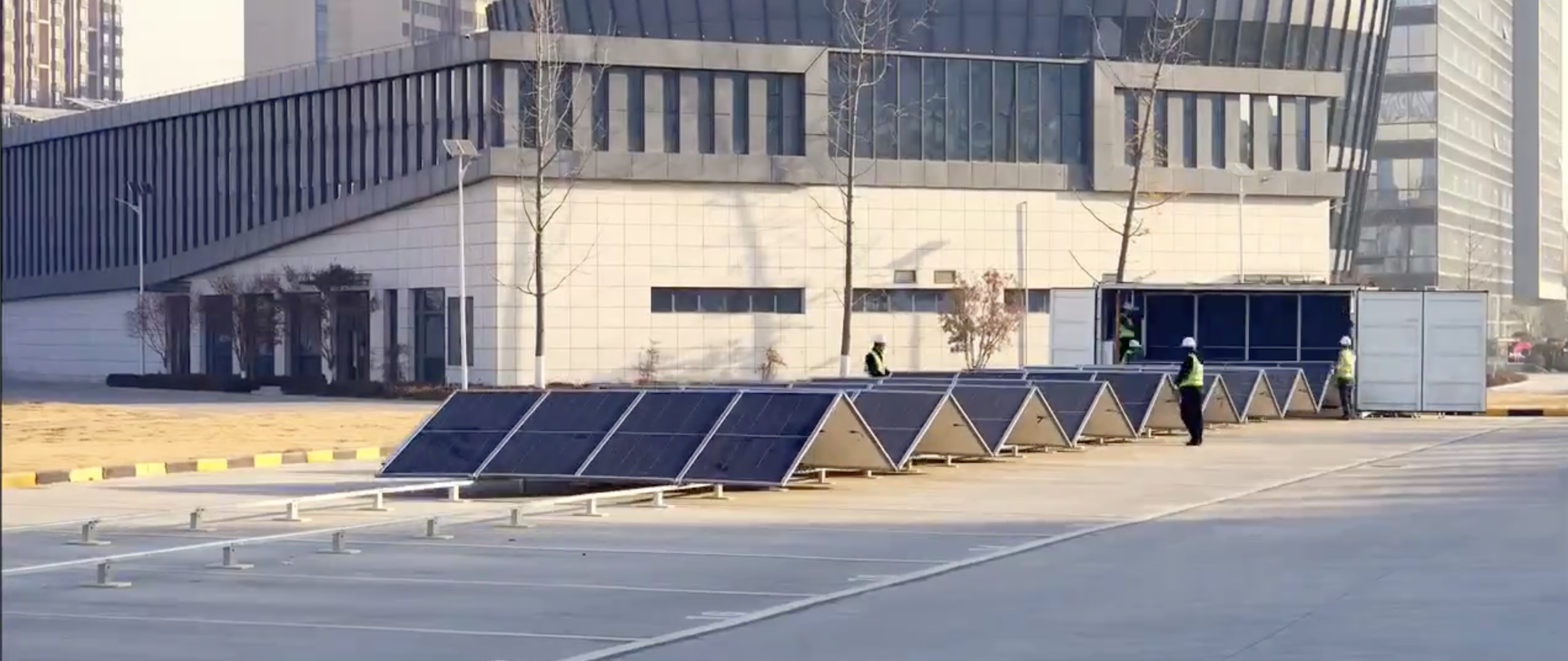 LONGi launches mobile solar power station LONGi BLOCK in Eastern Europe
