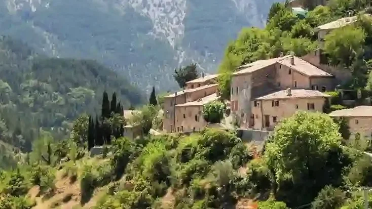 Hilltop village in the Luberon, Provence, France — classic scenery for self-guided hiking holidays with High Point Holidays.