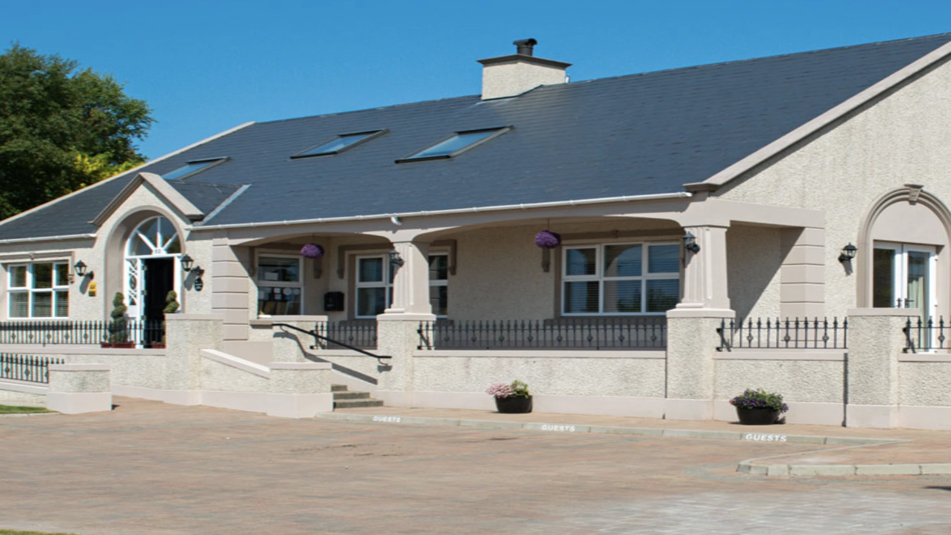 Front view of Causeway Lodge near Bushmills on the Causeway Coast, a 5-star guest house within the Causeway Coast National Landscape and close to the Giant’s Causeway.
