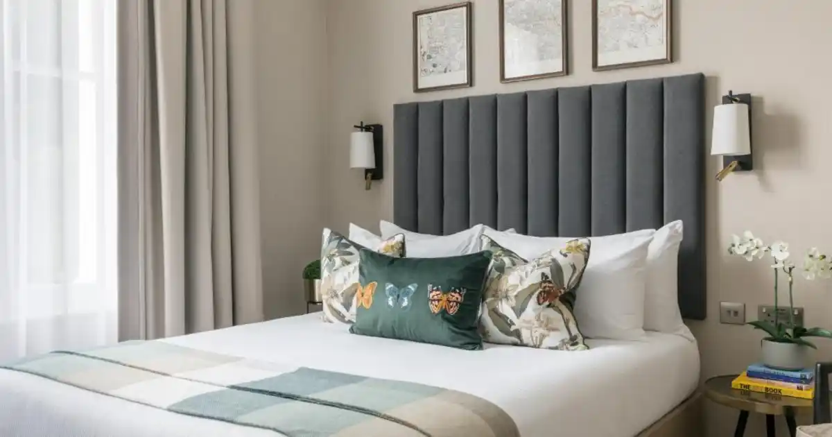 Bedroom at the Selwyn, Richmond