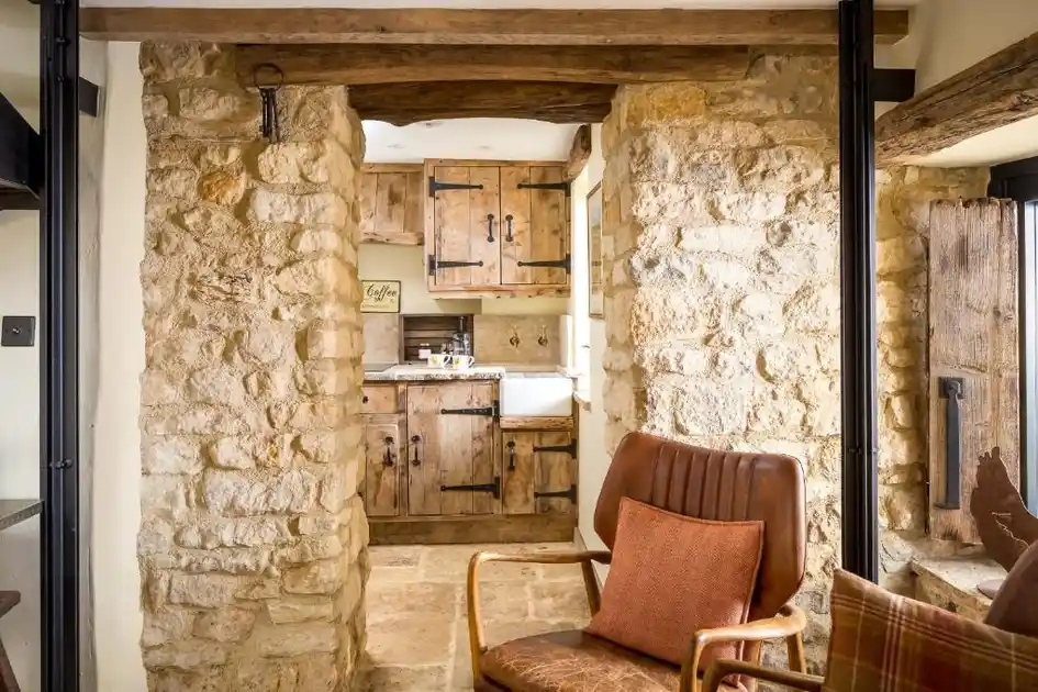 Guest room at Bantam Tea Rooms in Chipping Campden.