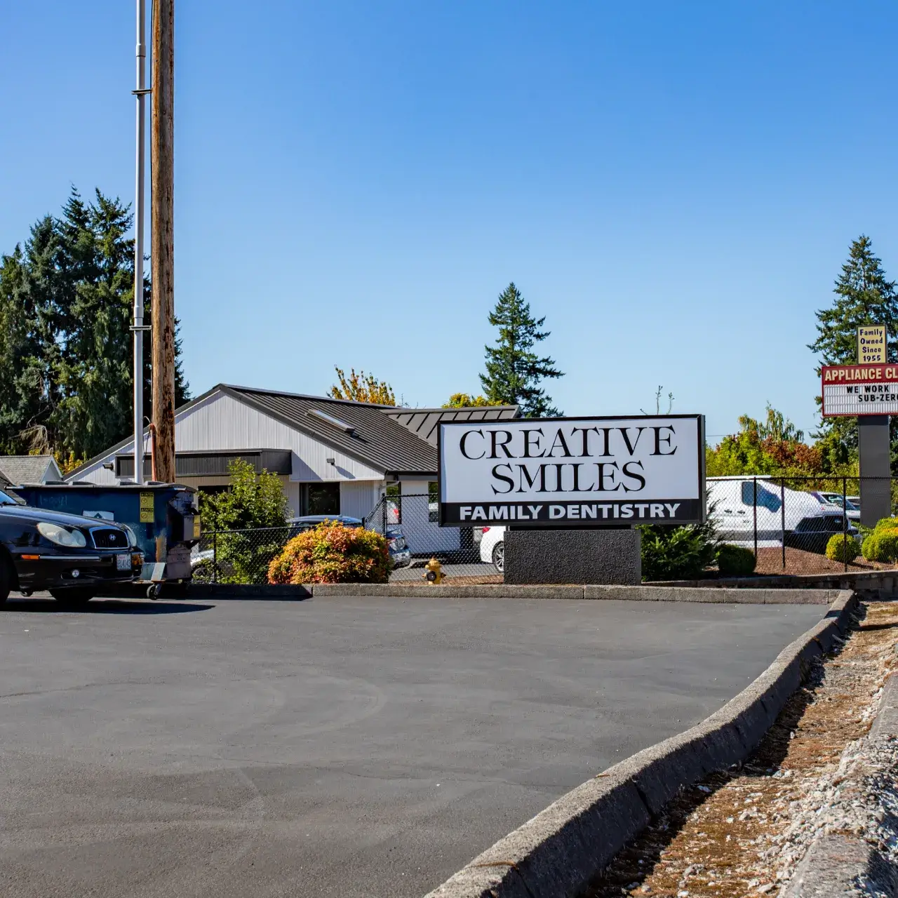 Exterior signage of Creative Smiles in Vancouver, WA