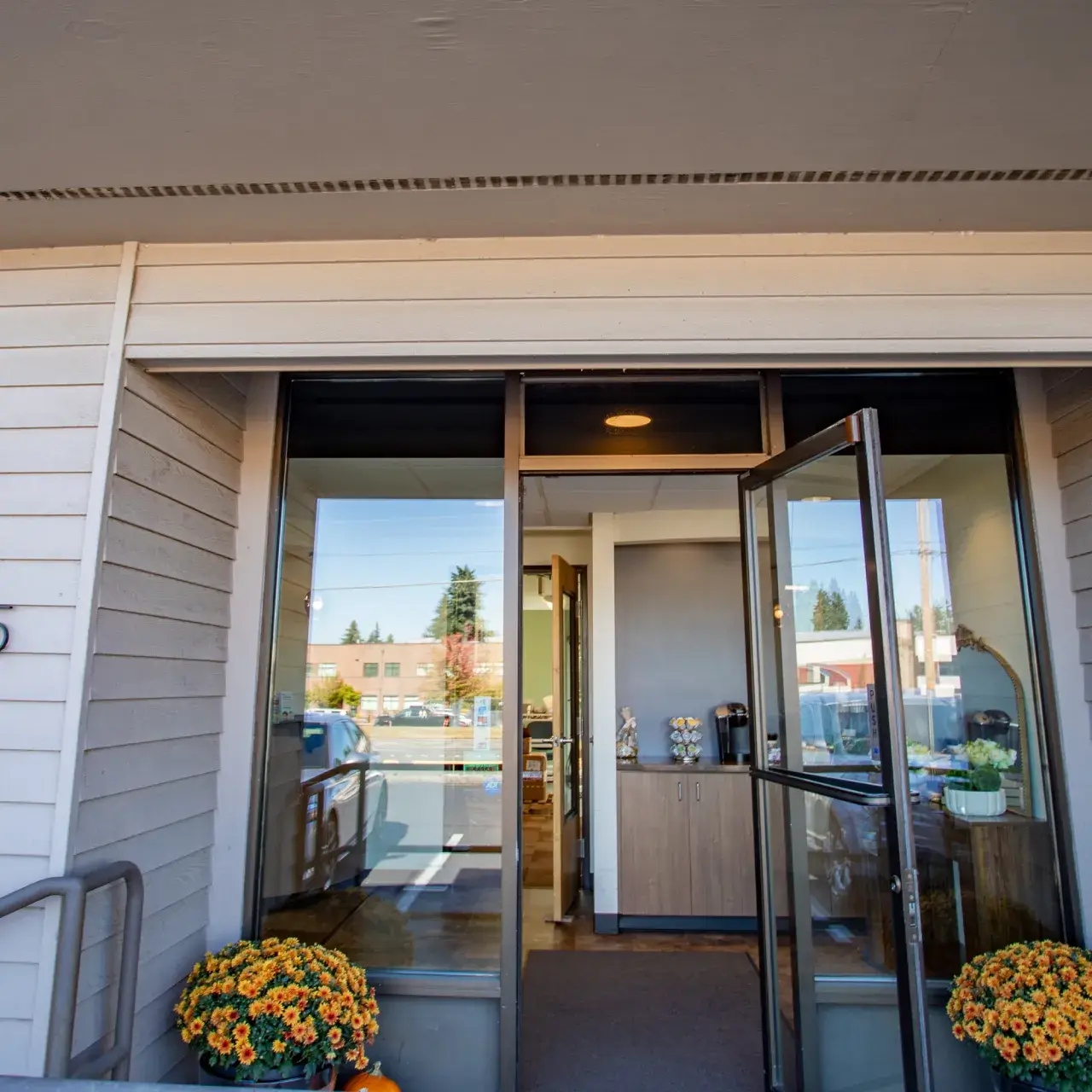 Exterior signage of Creative Smiles in Vancouver, WA