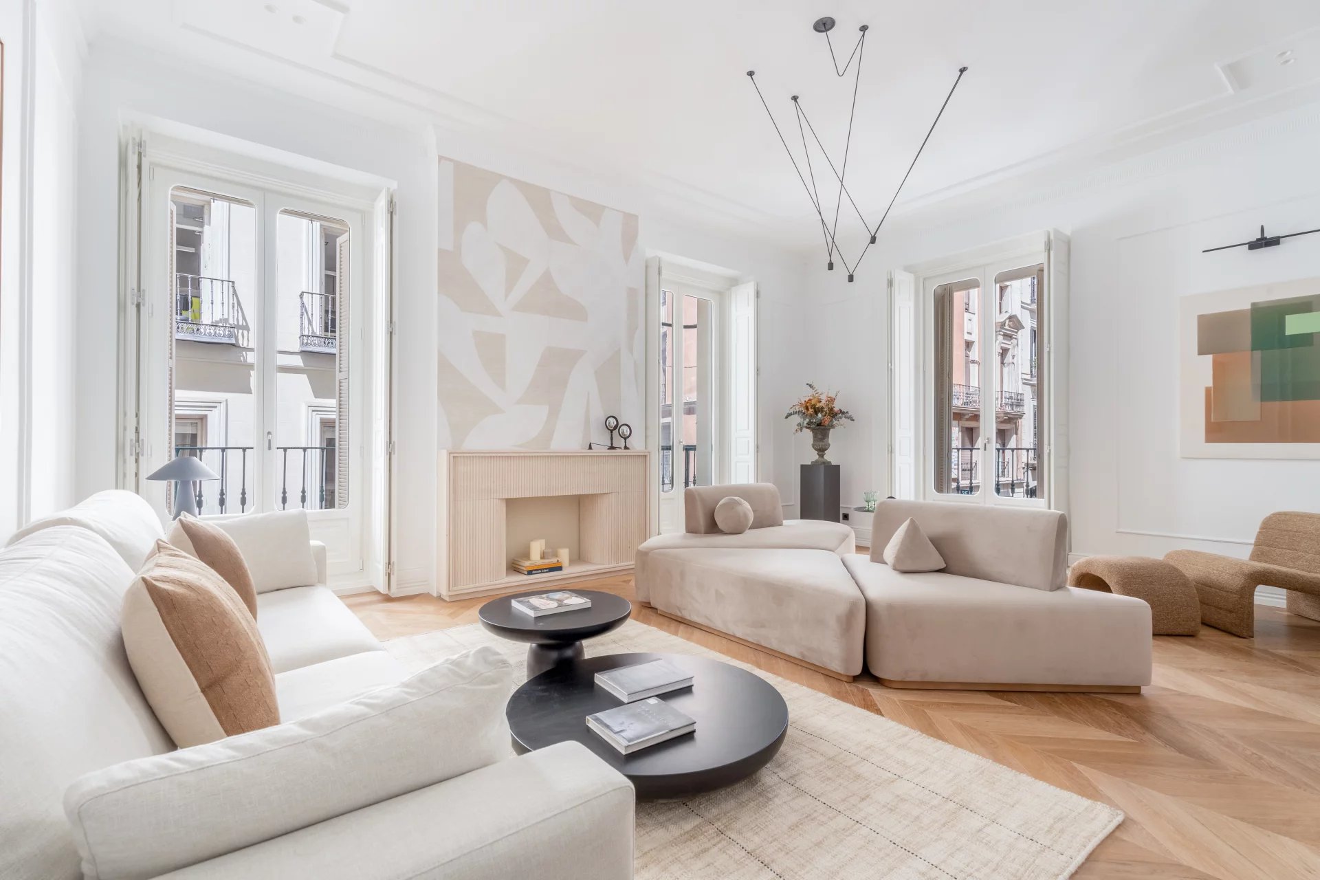 Vivienda en esquina con 9 balcones