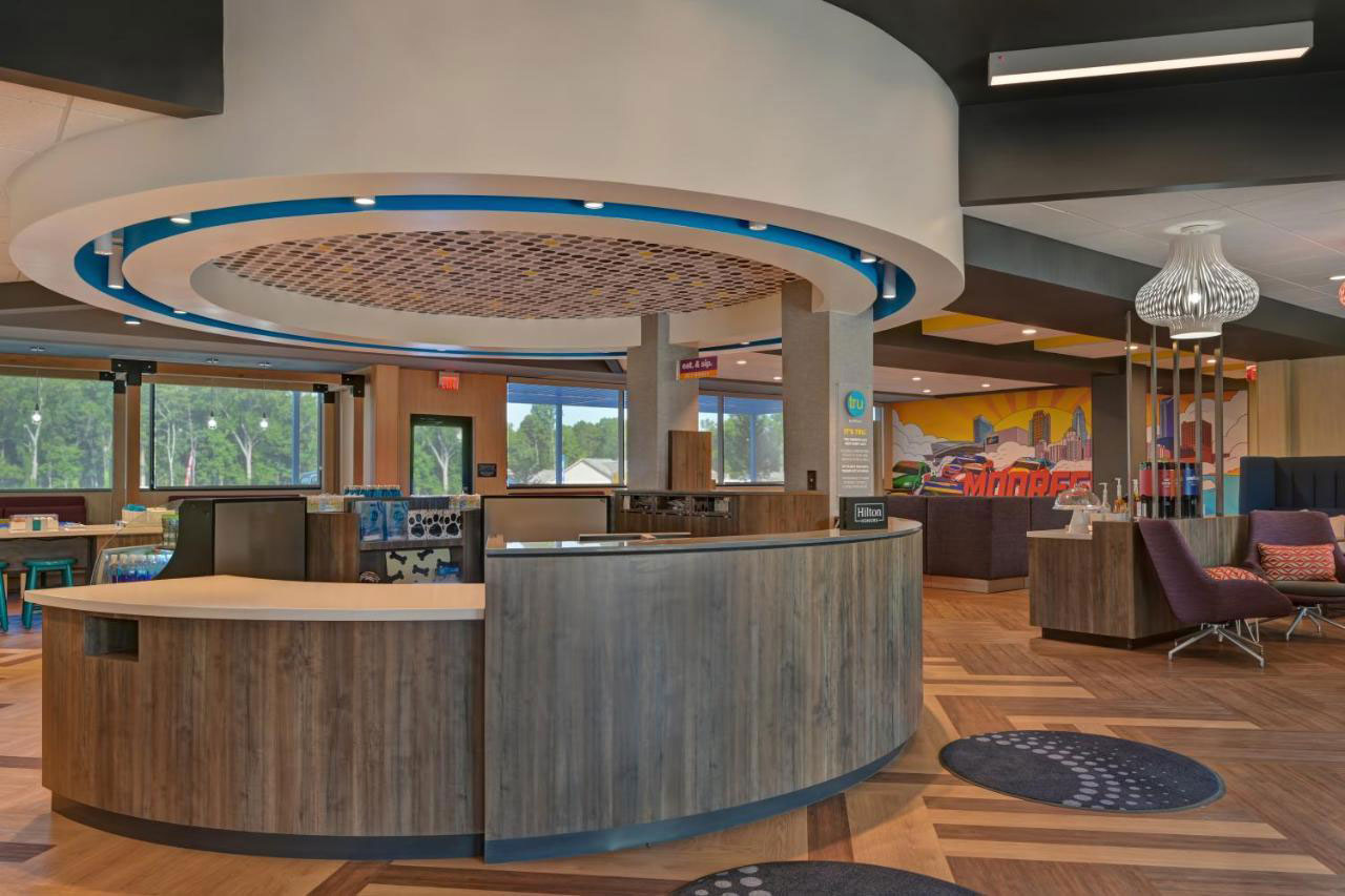 Tru Hotel — front desk