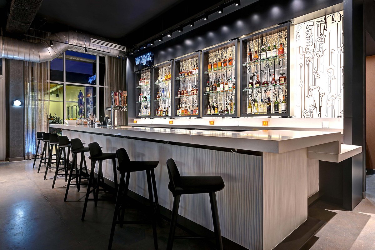 Aloft Hotel — bar