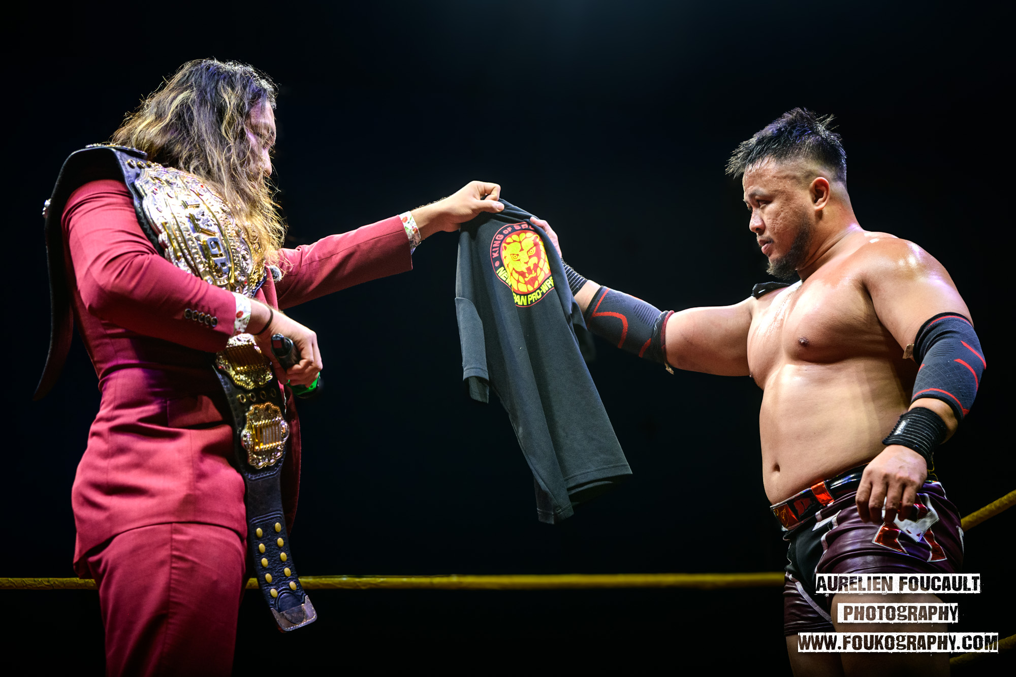 VPW merchandise presentation in the wrestling ring