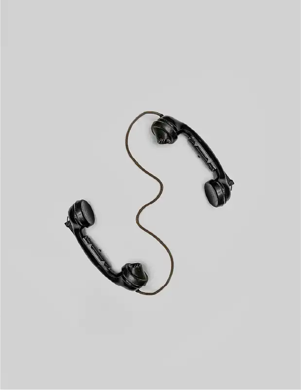 photos de téléphones symbolisant le contact