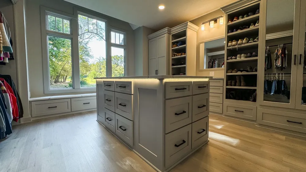 accent lighting on underside of island table.