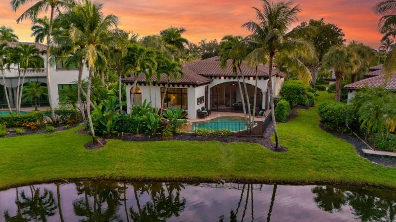 Capistrano is an intimate community of 21 Mediterranean-style villas known for lakefront and golf course living and quiet elegance. The neighborhood is conveniently located close to Livingston entrance, for ease of getting into town.