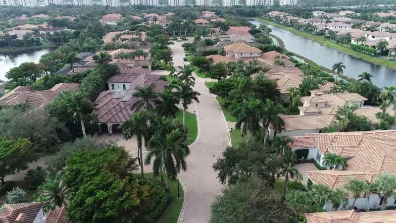 Miramonte features 36 Mediterranean-style homes offering lake vistas. The neighborhood is known for luxurious finishes and a peaceful ambiance, although it is not located on a golf course.