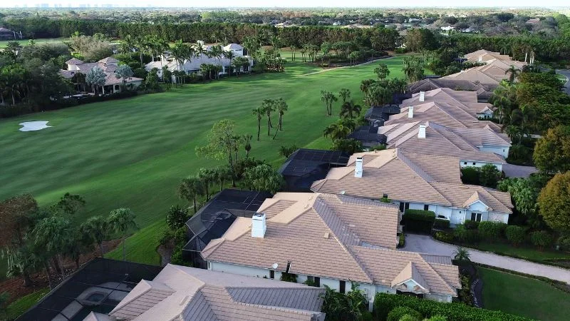 The Mews comprises 28 Mediterranean villas with elegant designs and excellent golf course views. Known for its small-community charm, it provides both beauty and privacy, and great floorplans.