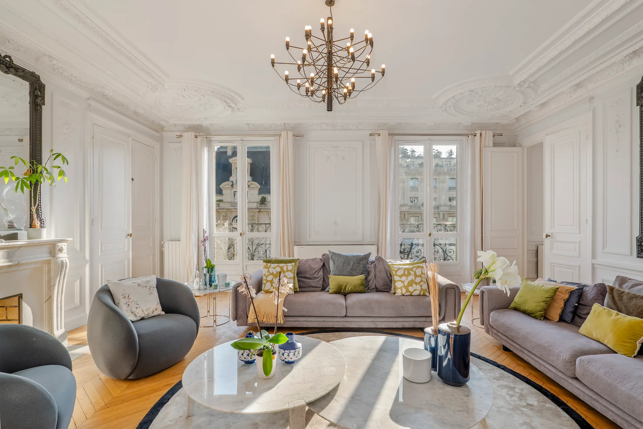 Comfortable and stylish seating arrangement in the salon.