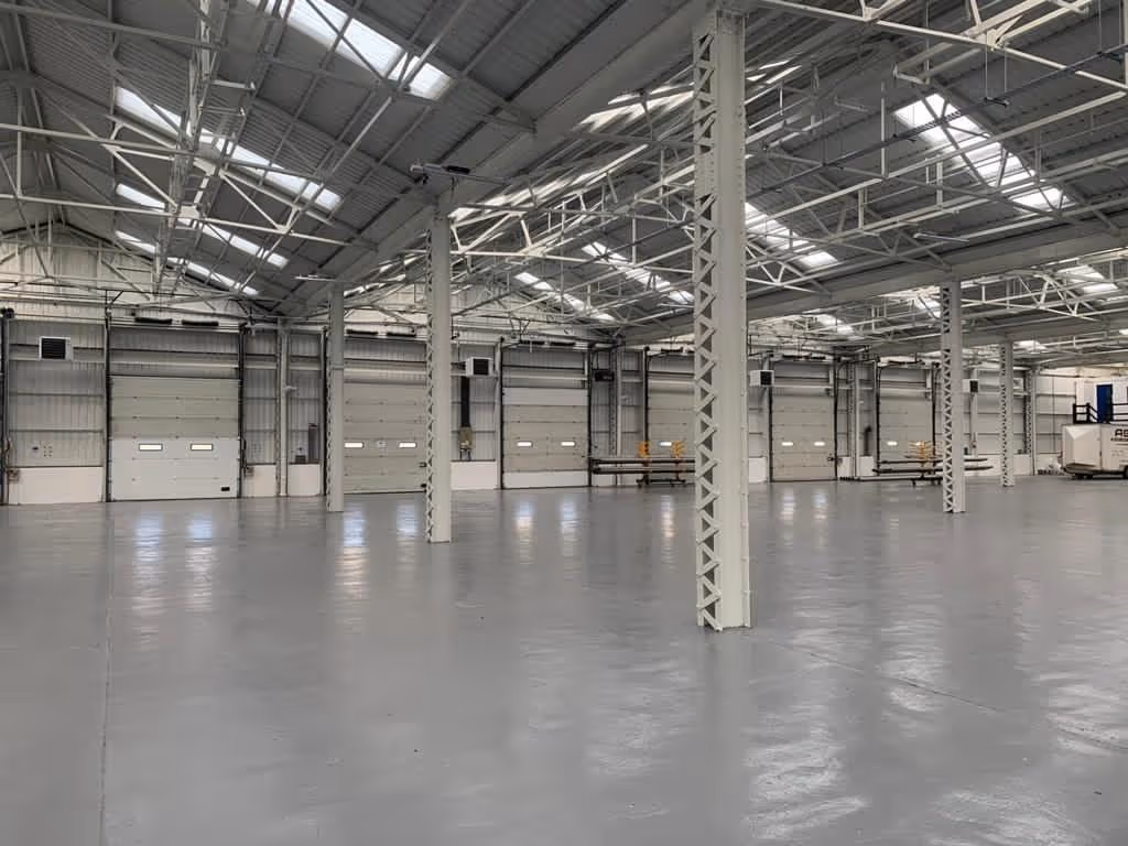 Warehouse with heating installation compelte