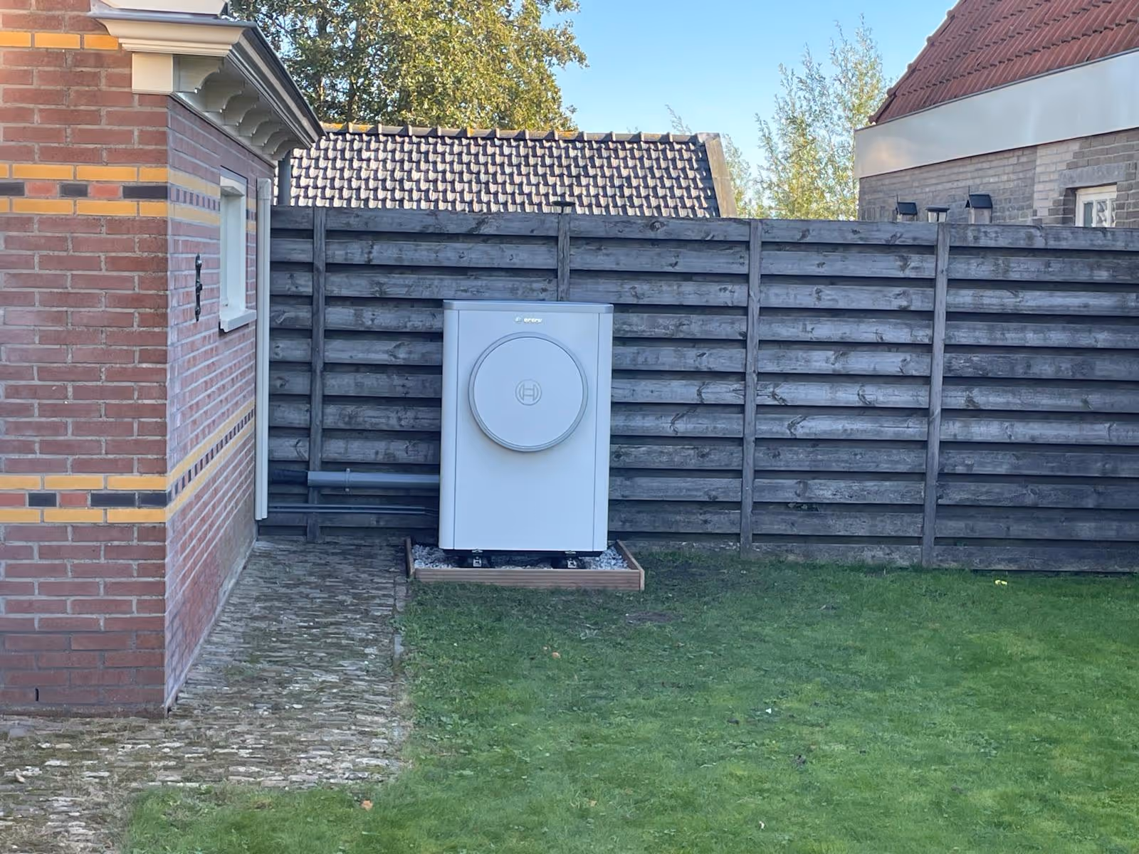 Warmte pomp in tuin