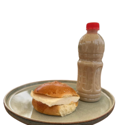 Pan con queso + botella , avena