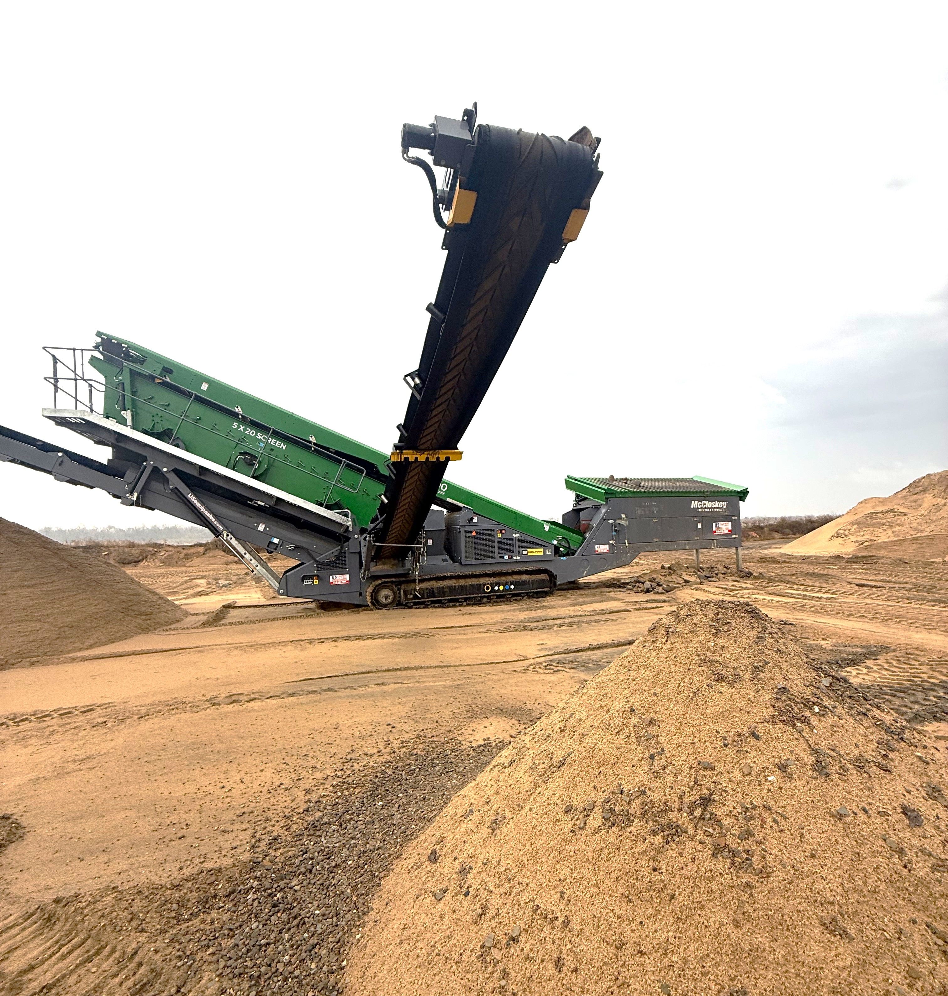 2025 McCloskey S1902DT - High Capacity Mobile Screener #R584