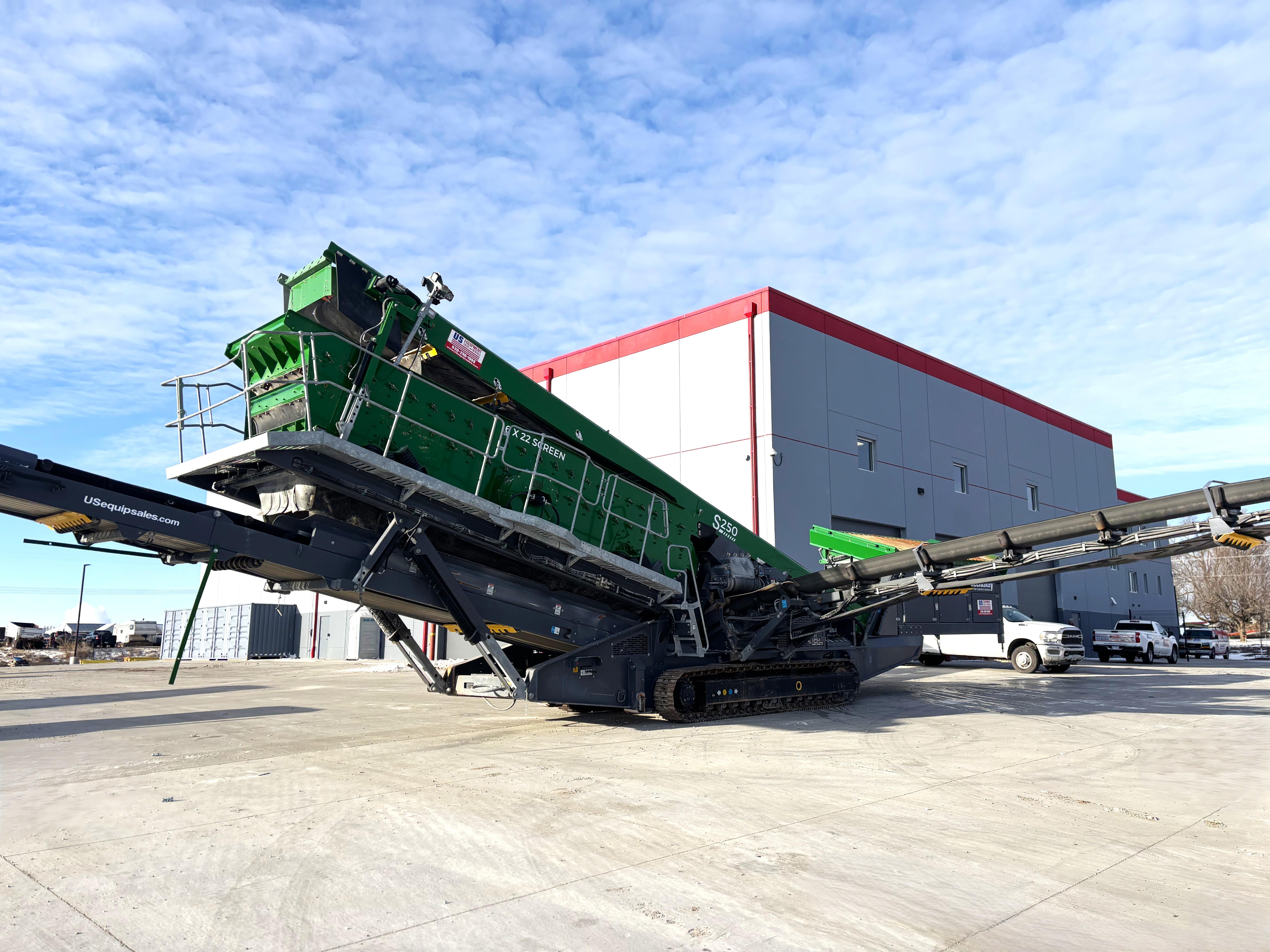 2023 McCloskey S2503DT - Heavy Duty Mobile Screener #R553