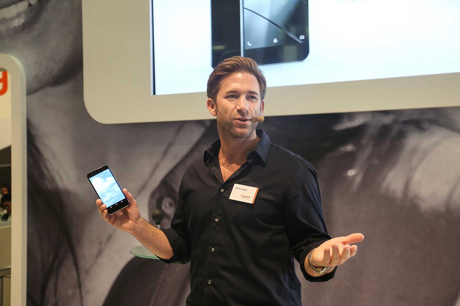 Roadshow Moderator Sascha Kalupke modertiert auf Messen und Events