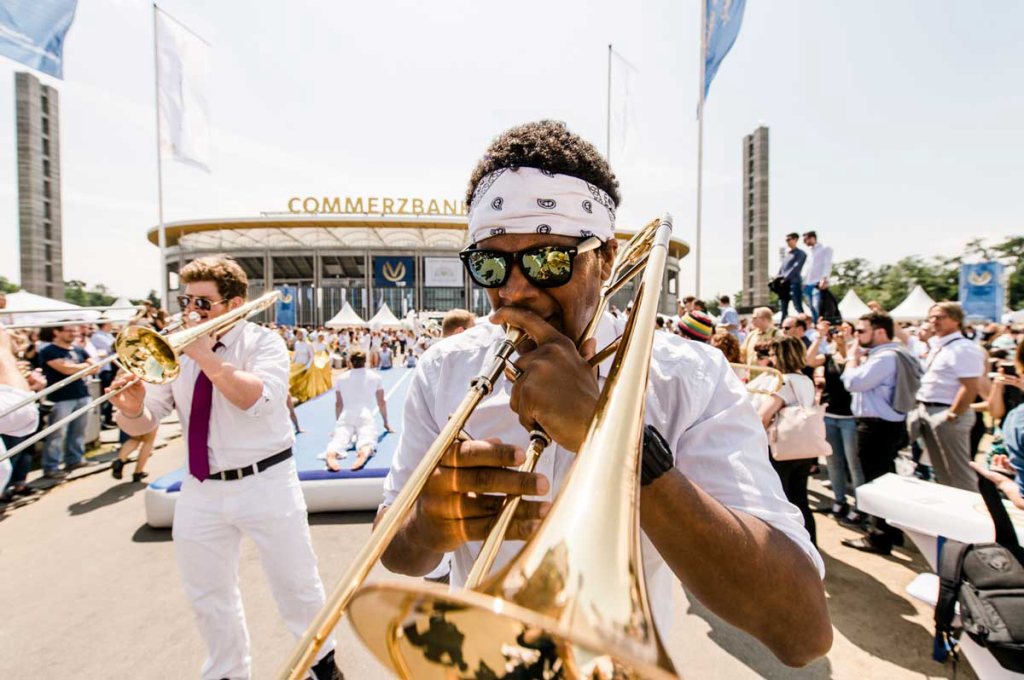 Marching Band "The Buddy Horn Brass Sensation" auf einem Firmenjubiläum