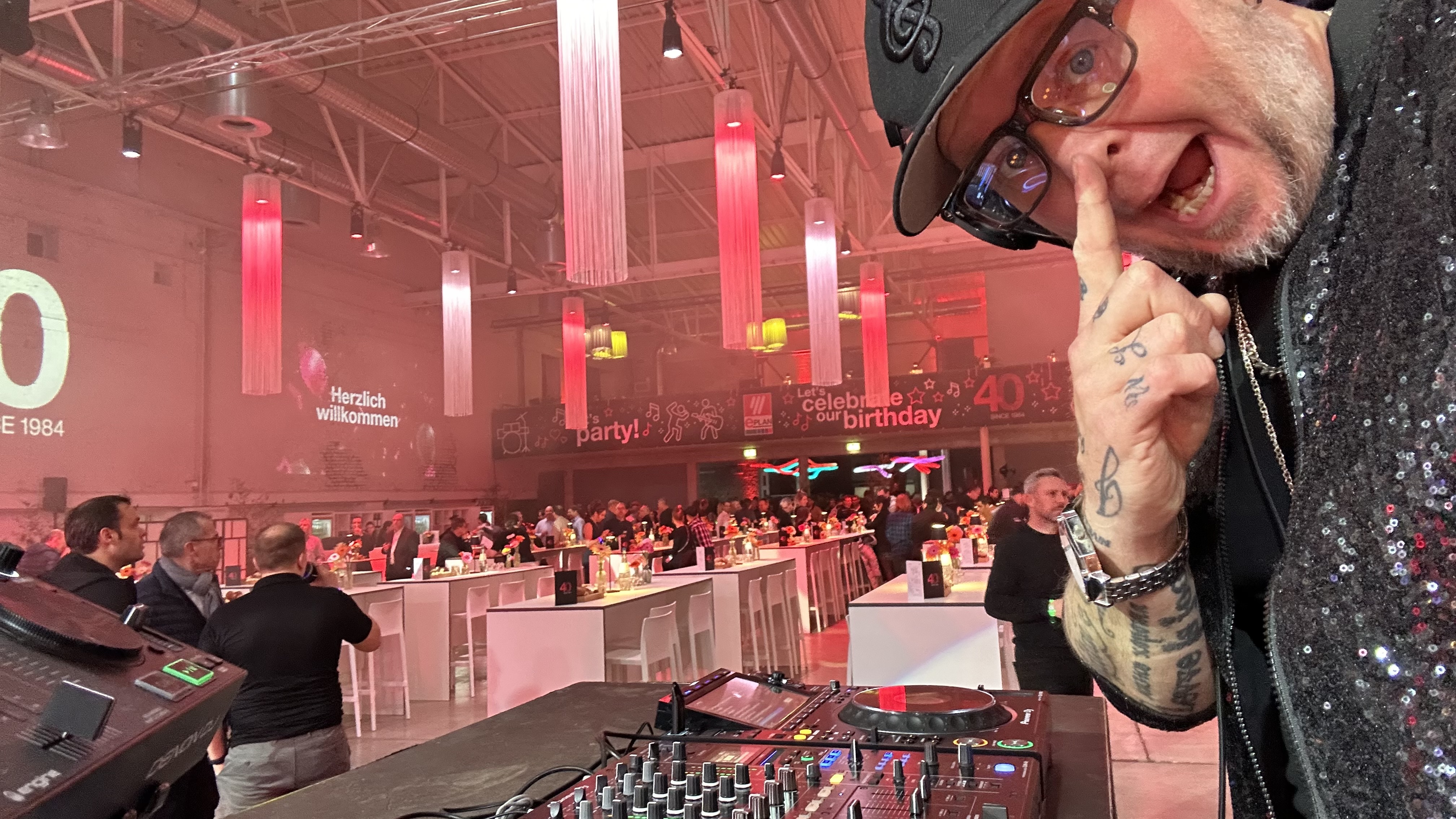 Corporate DJ Jay Walkin für Firmenfeiern, Weihnachtsfeiern, Messen und mehr