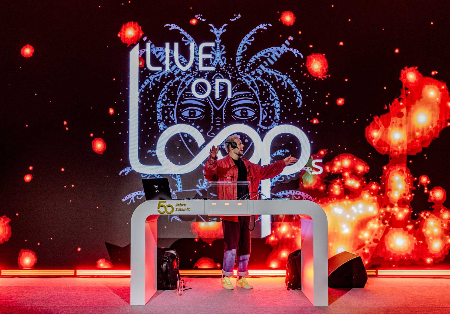 Event DJ TAY im DJ Plus Konzept Live On Loops