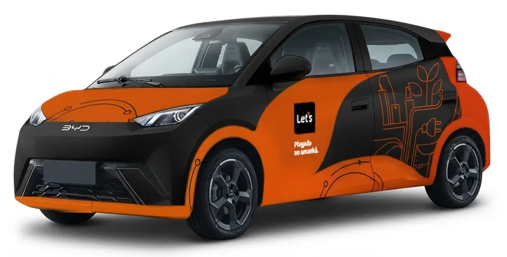 BYD elétrico com adesivagem da Let's