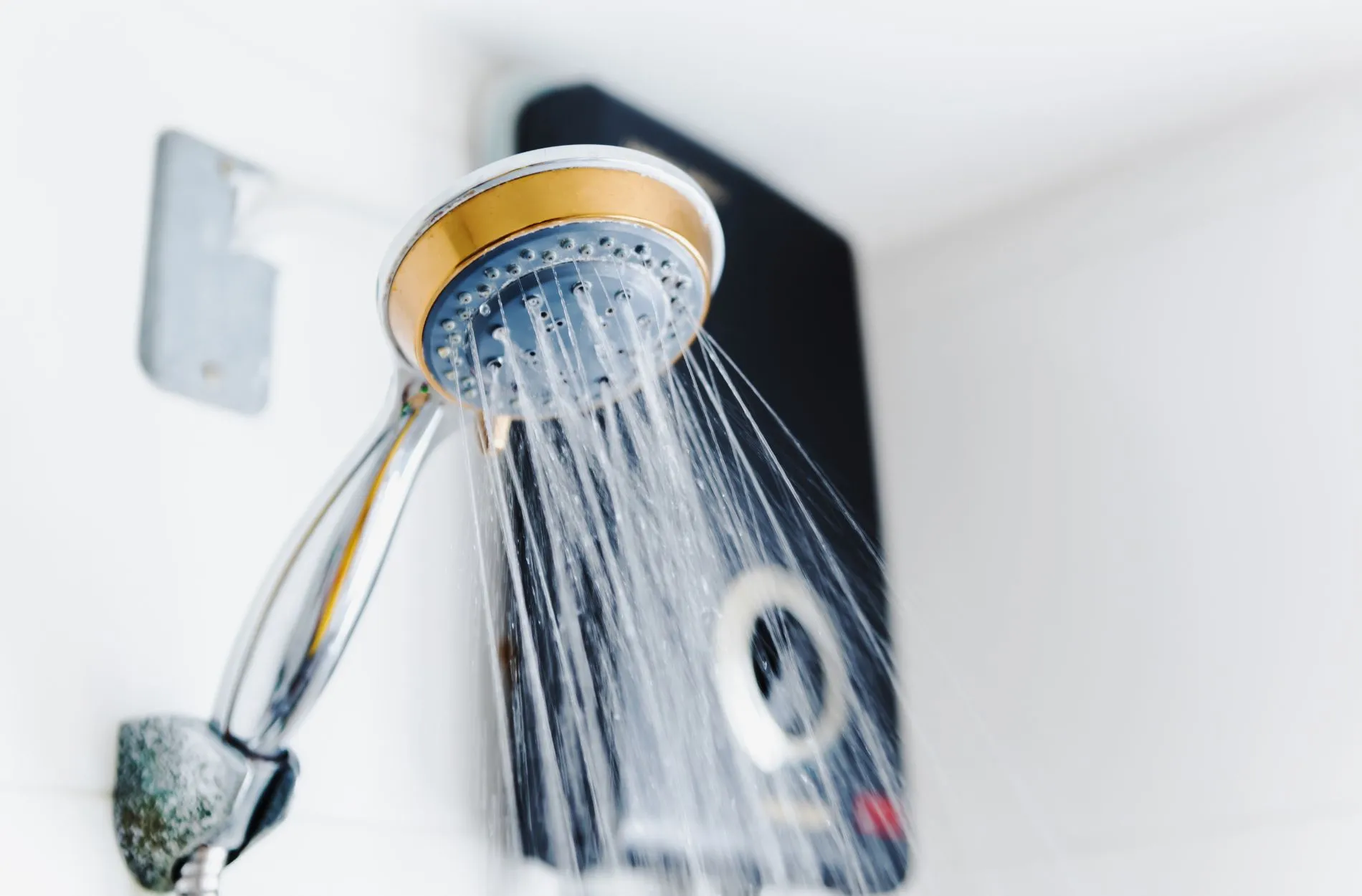 water-temperature-fluctuations-causes-and-fixes