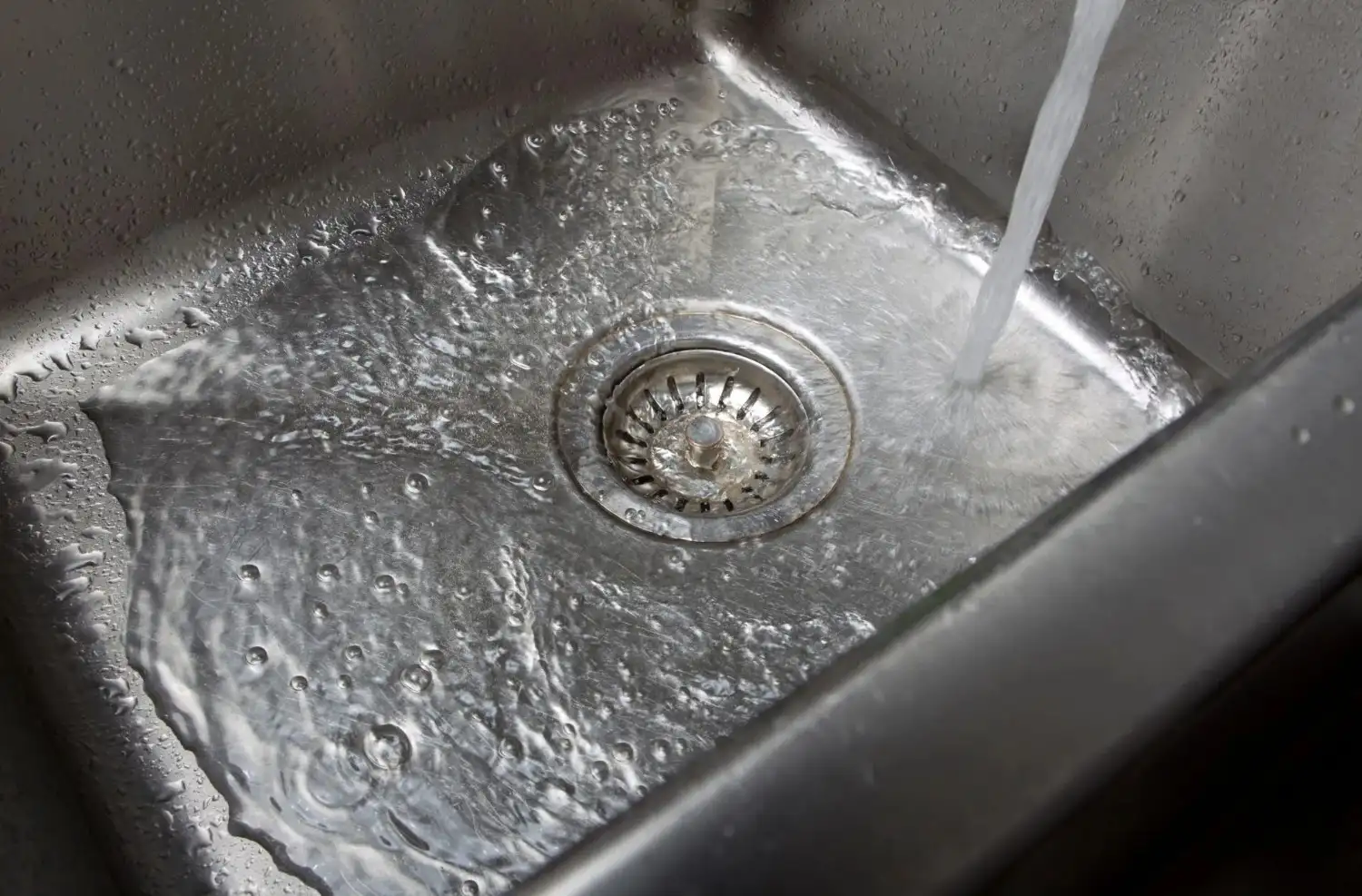 signs-kitchen-drain-needs-professional-cleaning