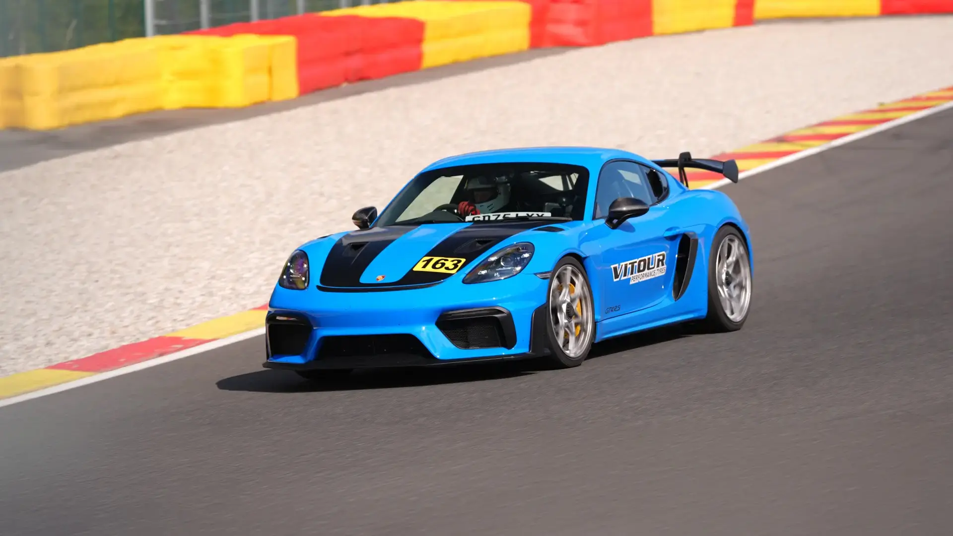 Vitour tyres on track during a track day