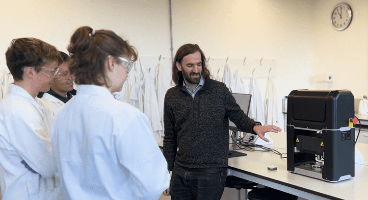 Dr Rob Thompson of Cambridge University showing students the PLX-Benchtop plastometer