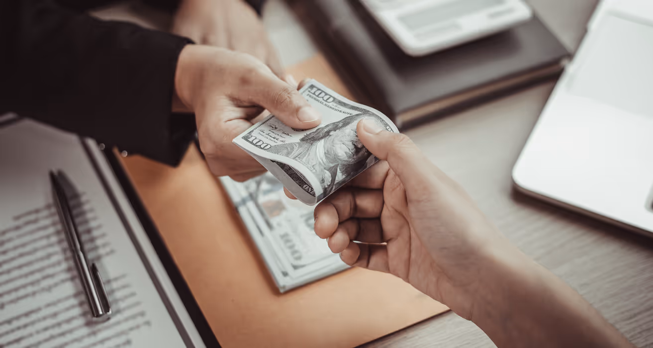A $400K mortgage may cost $2,500–$3,200/month, shaped by rate, term, taxes, insurance, PMI, and down payment percentage.