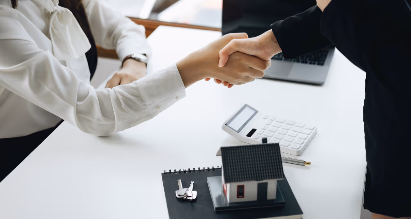 Representing how an FHA Streamline Refinance can reduce mortgage costs.