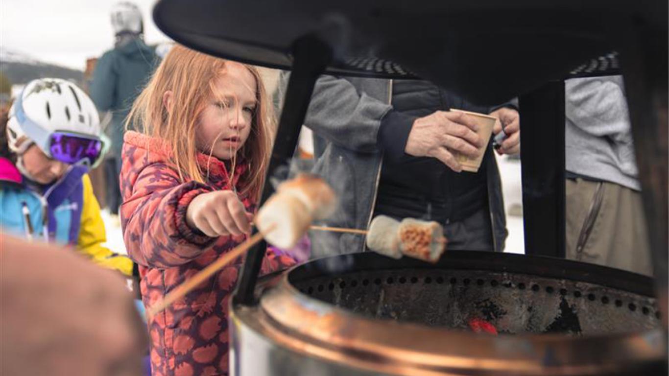 Kids Apres - S'mores On Snow