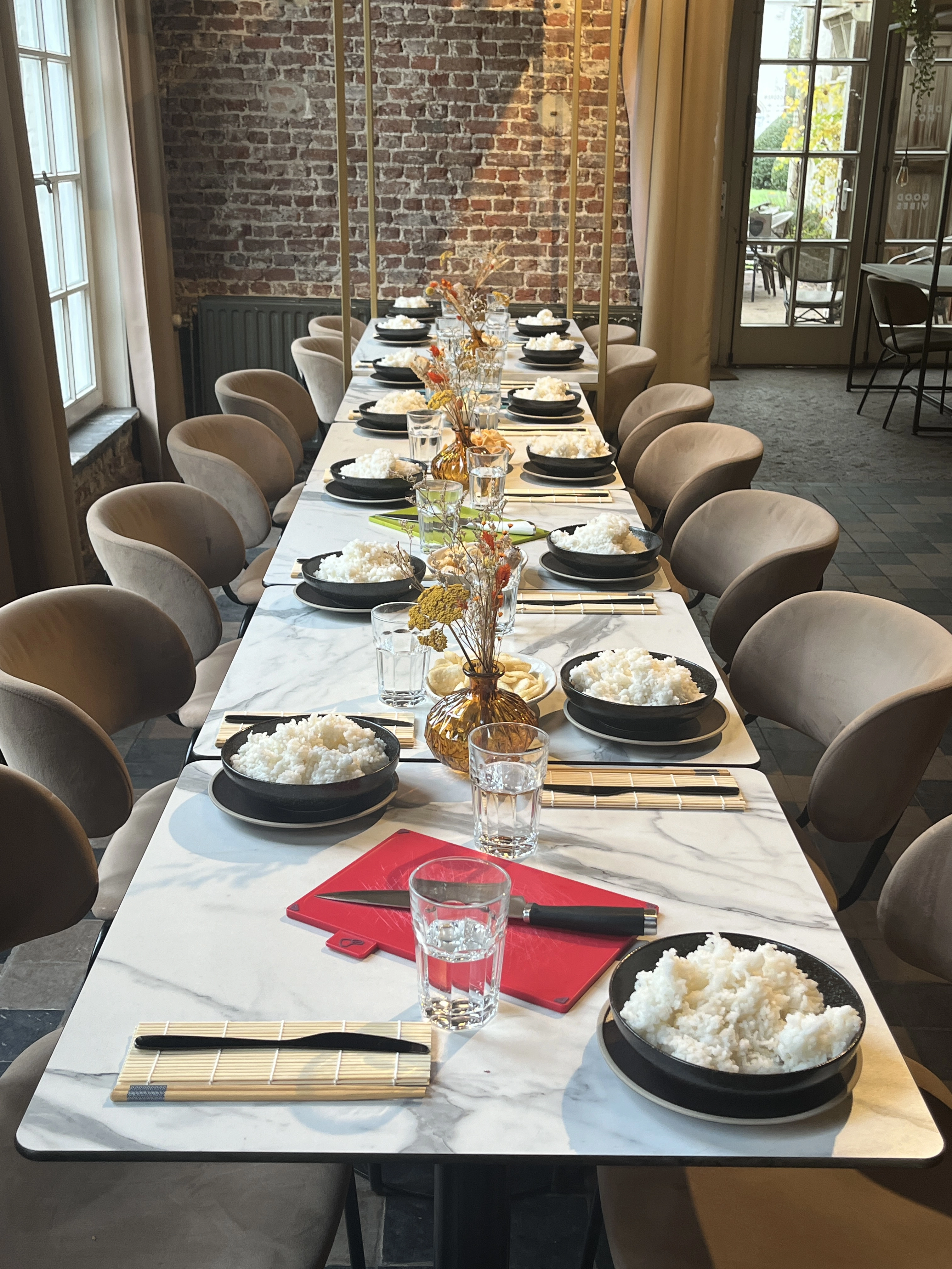 speculaas naast een speculaasplank