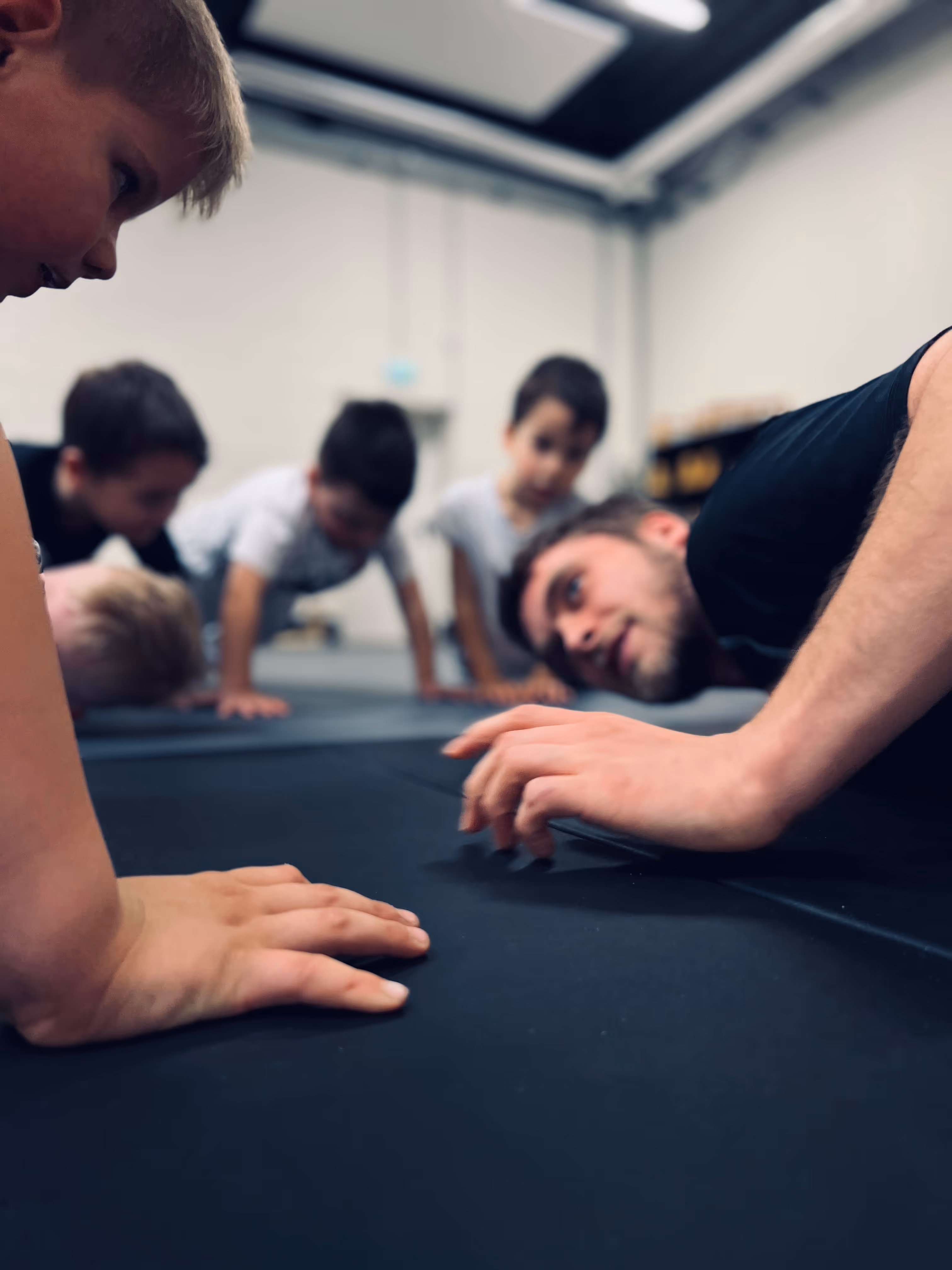 Keine Zeit fürs Training wegen der Kids? Wir haben die Lösung.