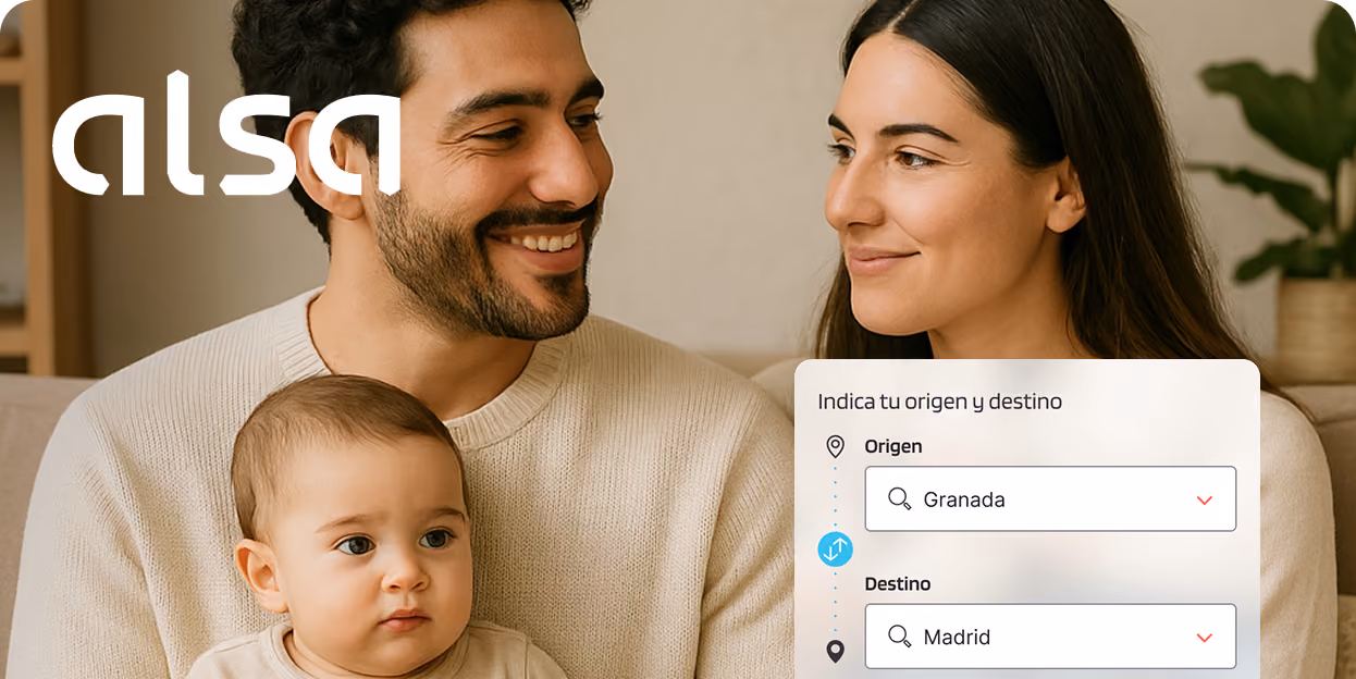 Familia con un bebé conversando mientras envían un mensaje por WhatsApp para planificar un viaje. En pantalla aparece la consulta sobre trayectos disponibles y un formulario con origen Granada y destino Madrid.