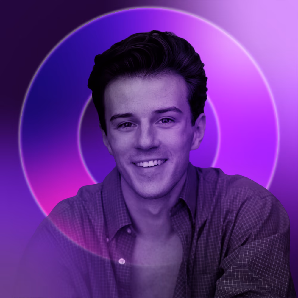 Elliott Brady: Musical Theatre, Finding Confidence & Learning to Take Up Space