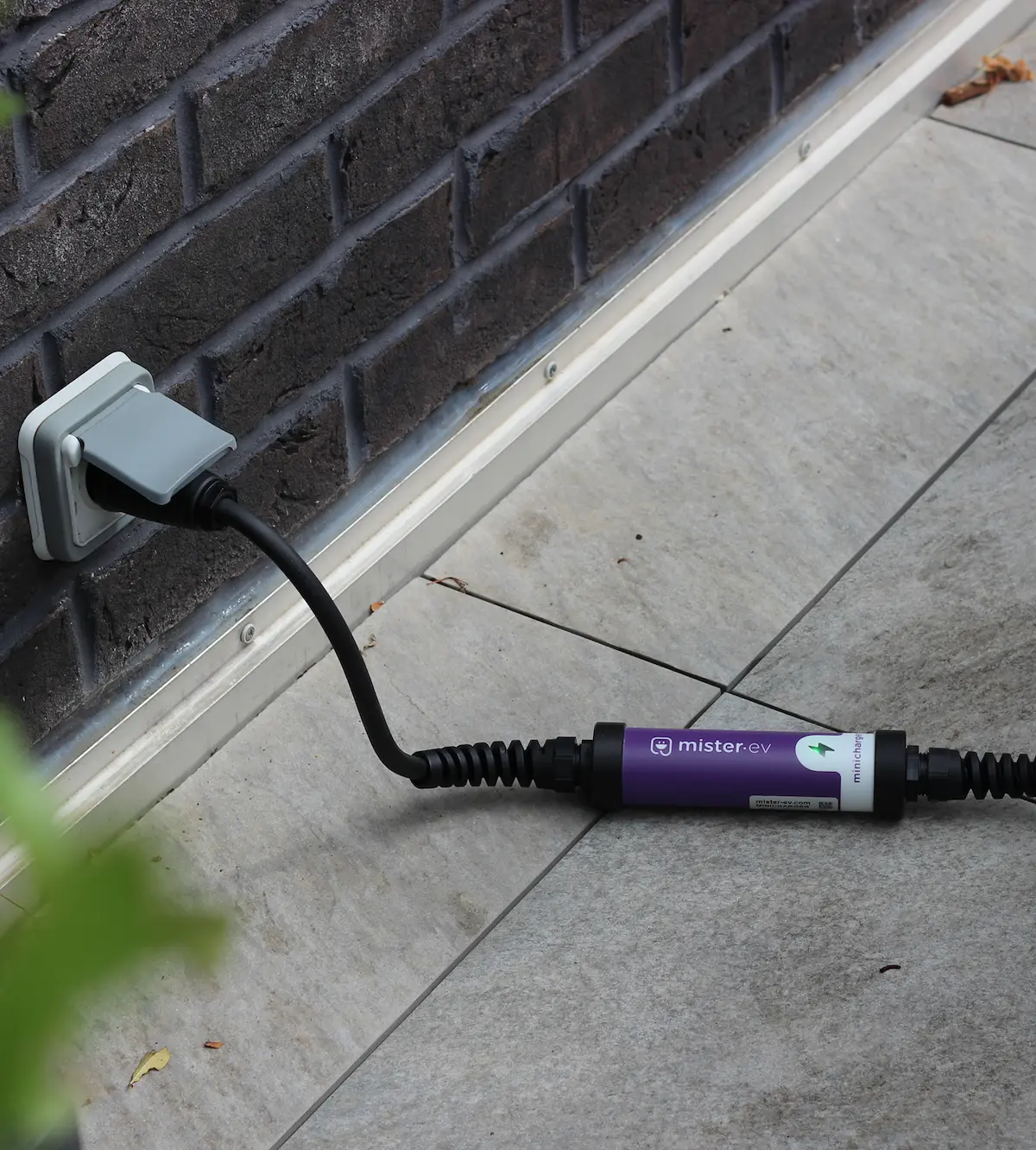 Standard Domestic Outlet
Available at your home, the standard classic outlet may seem like the easiest way to charge your electric vehicle.