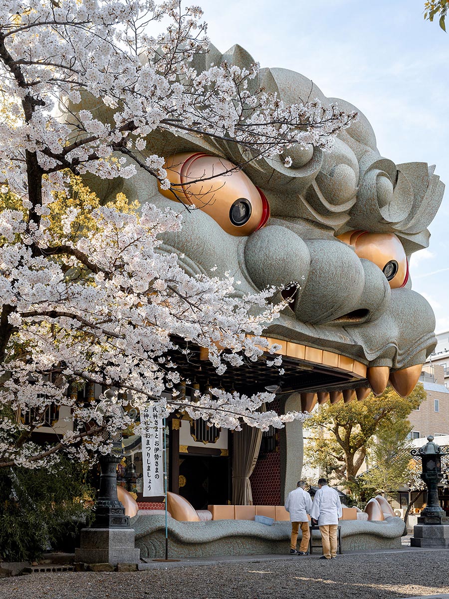 While Tokyo undeniably offers cultural and historical treasures, the influx of tourists has made it increasingly difficult to enjoy certain parts. Fortunately, Japan offers countless alternative destinations that capture Tokyo’s unique blend of tradition and modernity while providing a more relaxed and authentic atmosphere.