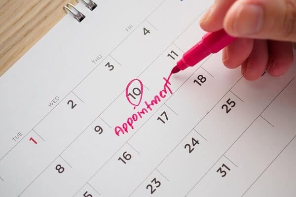 A calendar with the circled date for a construction worker interview