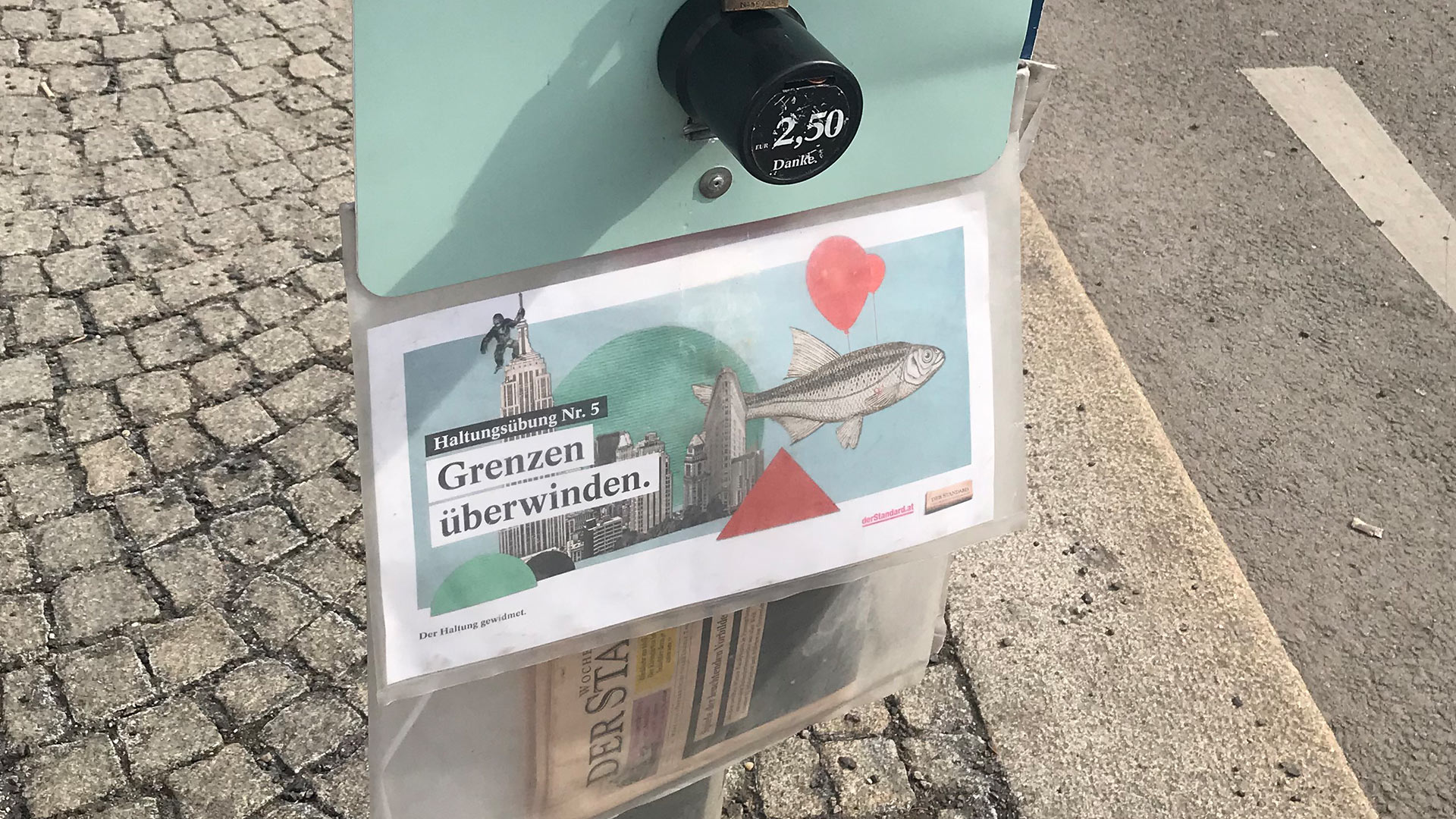 Der Haltung gewidmet. Zeitungstasche