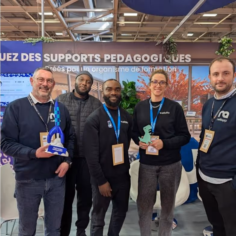 Equipe Efalia Sur Un Salon Efalia