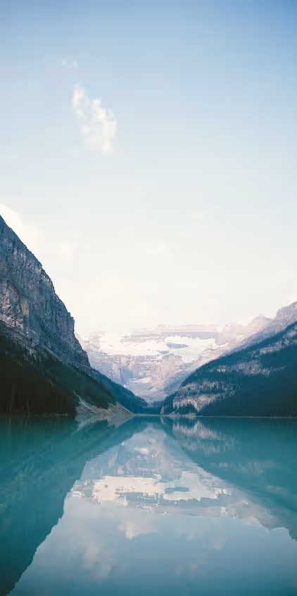 Photo Verticale Vue Sur Un Lac Efalia