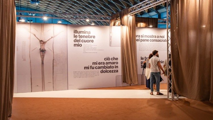 A exposição sobre a vida de São Francisco, em Assis
