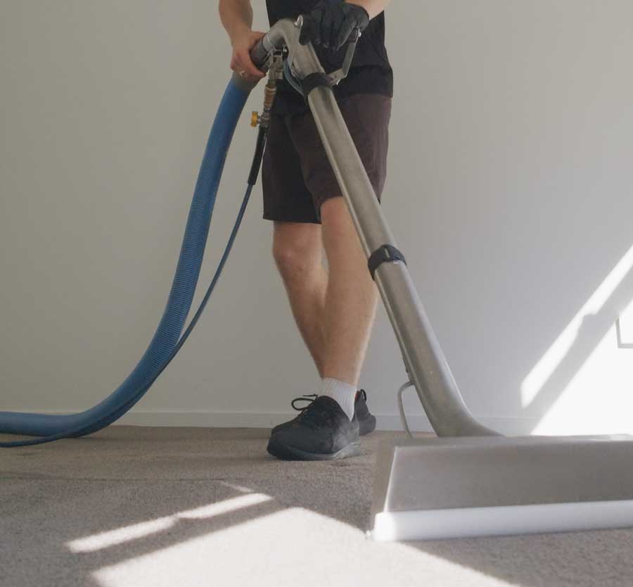Truckmount carpet cleaning machine
