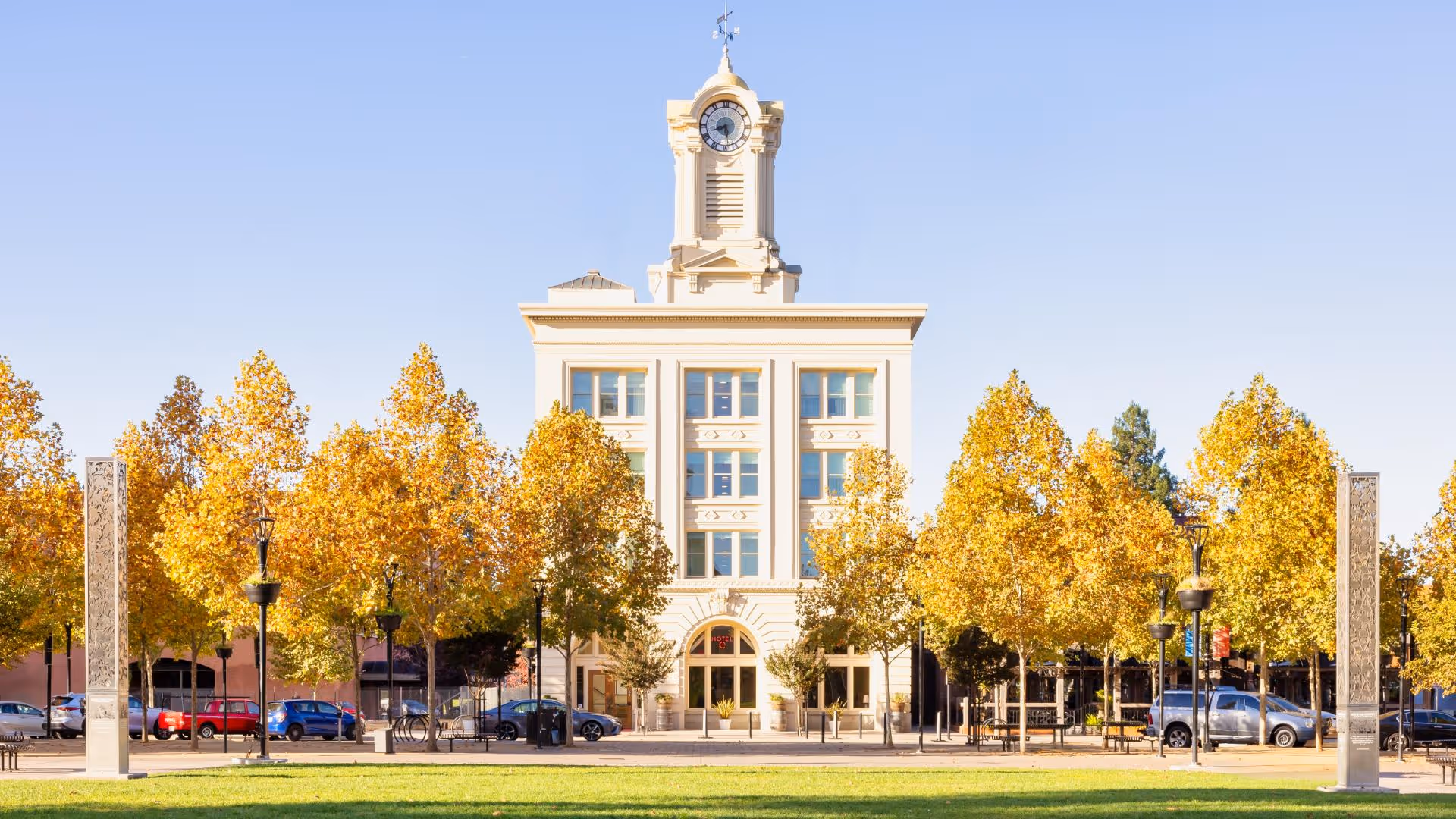 Photo of building in Santa Rosa's Old Courthouse Square