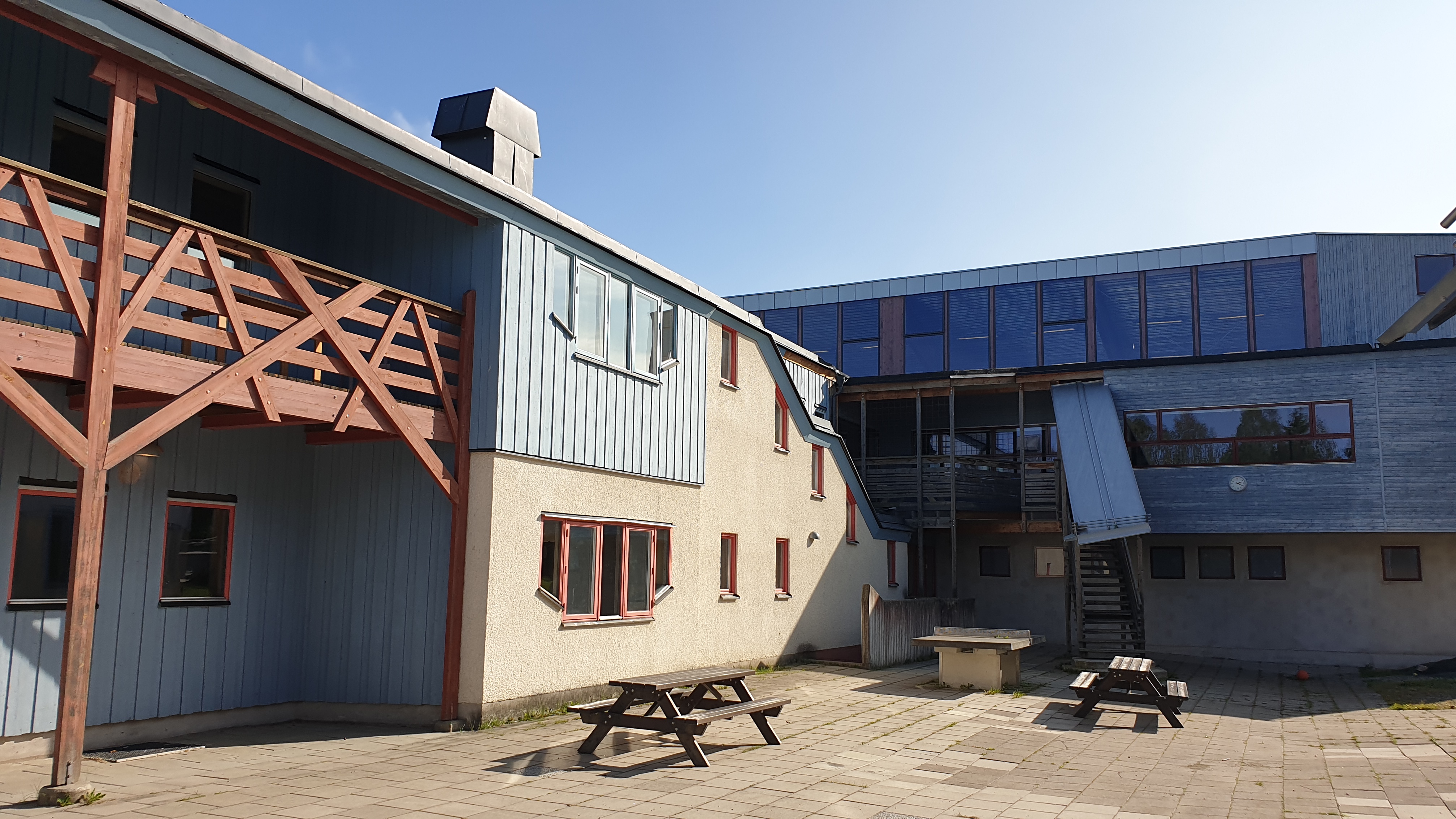 Innergård mellan gymnasiehus och musiksalshuset