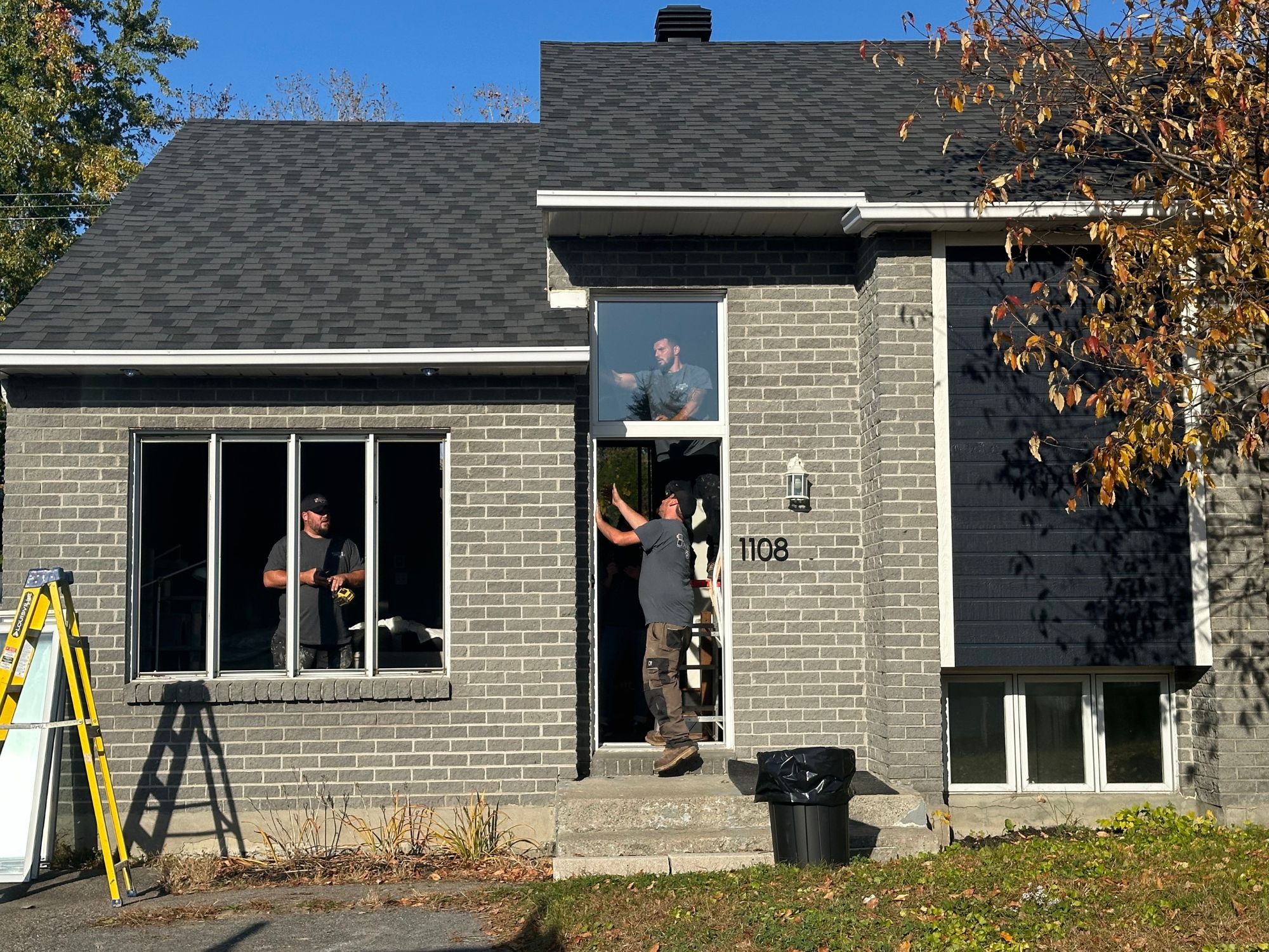 installation de fenêtres sur une maison