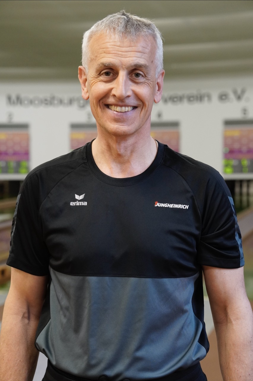 Robert Fischer (MF)